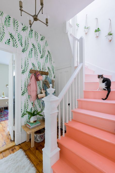 Budget Make-Over: A Small, Dingy Hallway Becomes a Bright, Happy Space | my scandinavian home | Bloglovin’ Hallway Refresh, Deco Wardrobe, Green Leaf Wallpaper, Cozy Life, Casa Vintage, Coastal Living Rooms, Room Challenge, Leaf Wallpaper, Boho Home