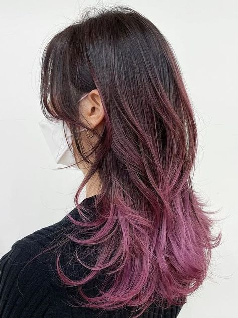 Dark Hair Colorful Highlights, Pink Highlights On Black Hair, Dyed Tips Hair, Dyed Ends Of Hair, Hair Dye Color Ideas, Color Bob, Purple Hair Highlights, Dipped Hair, Ombre Hairstyles