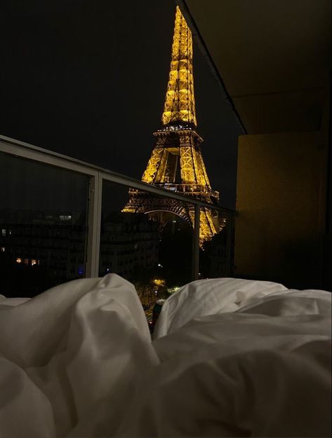 Paris New Year, Night In Paris, Paris Dream, Paris Vibes, Paris Hotel, Whatsapp Wallpaper, Paris Aesthetic, Paris At Night, City Of Love