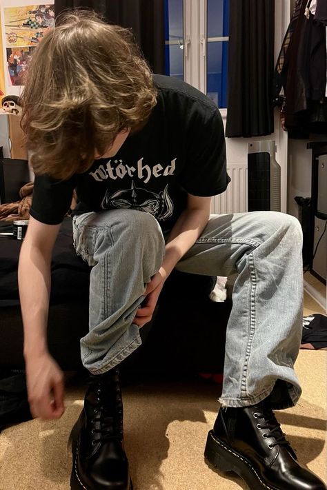 Punk Soft Aesthetic, Metal Core Outfit Men, Men’s 90s Grunge, Soft Grunge Outfits Masc, Alt Guy Aesthetic, Indie Grunge Aesthetic Outfits Men, Grunge Rock Outfits Men, Indie Rock Aesthetic Outfits Men, Punk Rock Aesthetic Outfits Men