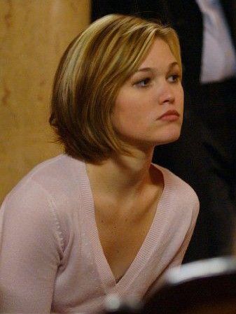 Julia Stiles Hair, Julia Stiles, Hair 101, Beautiful Haircuts, Shag Haircut, Silver Hair, Bobs Haircuts, Hair Looks, Cute Hairstyles