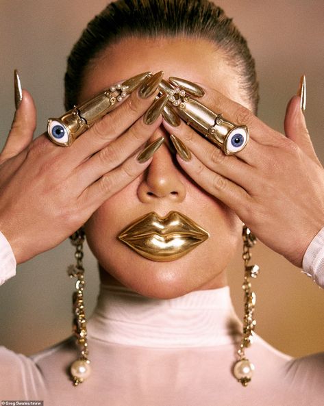 Lastly, the beauty appeared in another close-up image as she covered her eyes with her hands Kardashian Mother, Tmrw Magazine, Stile Kendall Jenner, Hands On Face, Kloe Kardashian, Kylie Jenner Lipstick, Khloé Kardashian, Diva Nails, Eye Cover