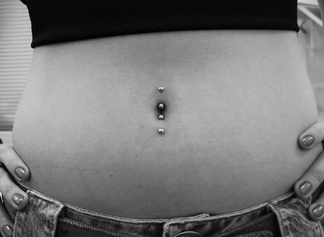 Double navel Double Navel Piercing, Double Belly Piercing, Belly Button Piercing Jewelry, Monroe Piercings, Tooth Gems, Cool Piercings, Cute Piercings, Body Jewelry Piercing, Navel Piercing