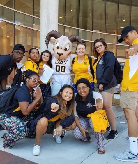 Kayleigh with Rodney and OL buddies.  #vcu #rva #college Vcu College Aesthetic, Jessica Collins, University Aesthetic, Grad Pic Ideas, College Things, Virginia Commonwealth University, Grad Pic, College Board, College Aesthetic