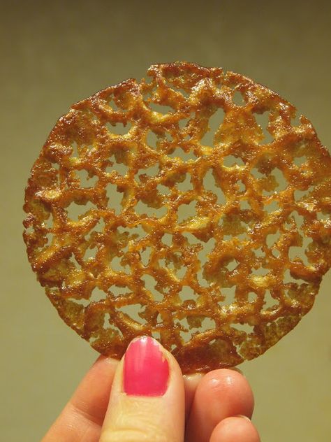 Honey Florentines Honey Florentines, Dessert Garnish Ideas, Tuiles Recipe, Lace Cookies Recipe, Martha Stewart Cookies, Sugar Decorations For Cakes, Florentine Cookies, Crunch Topping, Honey Dessert