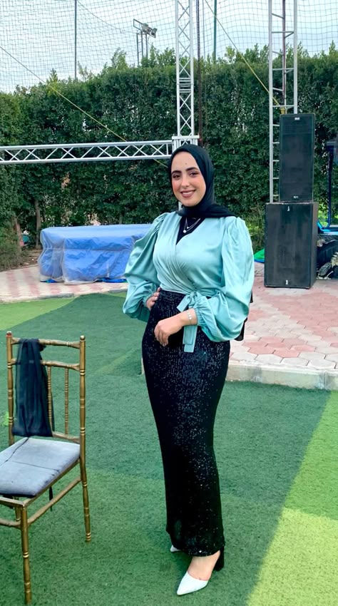 Soiree outfit #hijab #soiree2022 #fashion #outfit2022 #blogger #simple #beauty Soiree Blouses For Hijab, Skirt Soiree Hijab, Simple Soiree Outfit Hijab, Simple Hijab Soiree Outfit, Blouse For Hijab, Soiree Skirts For Hijab, Simple Soiree Blouses Hijab, Soiree Blouses Hijab, Simple Soiree Outfit