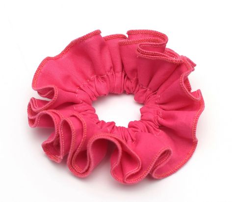 Diy Ruffle, Diy Hair Scrunchies, Diy Sewing Tutorials, Scrunchies Diy, Diy Gifts For Kids, Sewing Tutorials Free, Beginner Sewing Projects Easy, Fabric Bows, How To Make Diy