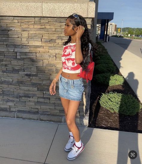 Jordan 3 Outfit Women Baddie, Jean Shorts With Jordans Outfit, Shorts And Jordans Women, Jordan 3 Outfit Women Summer, Shorts Jordan Outfits, Red Jordan 3 Outfit Women, Red Jordan 3 Outfit, Jordan 3 Outfit Women, Freshman Aesthetic