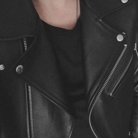 Jacket Aesthetic, Thalia Grace, Fav Color, All Black Everything, Outfit Trends, Sirius Black, Mode Inspo, Black Leather Jacket, Yohji Yamamoto