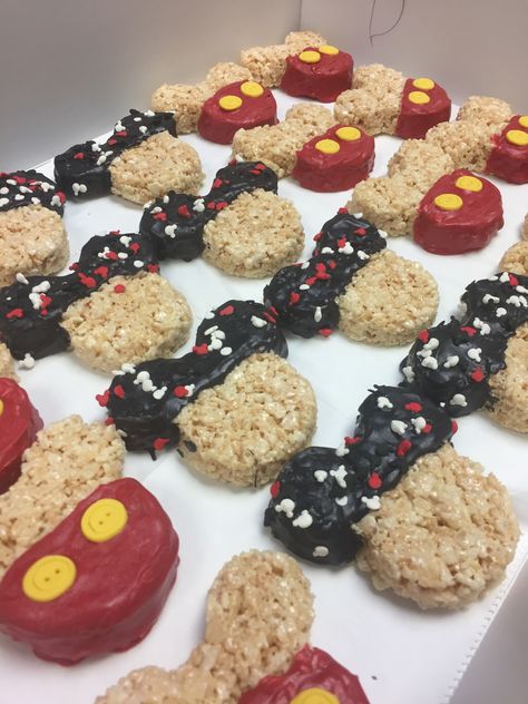 Mickey Mouse rice crispy treats Mickey Mouse Rice Krispie Treats Diy, Mickey Mouse Rice Crispy Treats, Mickey Mouse Drinks, Mickey Mouse Inspired Food, Mickey Rice Krispie Treats, Mickey Mouse Brownies, Mickey Mouse Theme Desserts, Mickey Mouse Birthday Dessert Table, Mickey Mouse Dessert Table Ideas