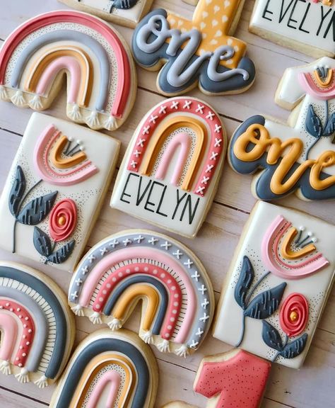 Rainbow Sugar Cookies, Royal Iced Cookies, Cookies Theme, Rainbow Cookies, Spring Cookies, Sugar Cookie Designs, Pretty Cookies, Fancy Cookies, Creative Cookies