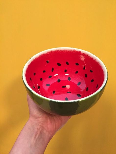 Watermelon Bowl Pottery, Painting Dishes Ideas, Watermelon Pottery Painting, Summer Pottery Ideas, Easy Pottery Painting Ideas For Beginners, Pottery Painting Bowl Simple, Paint Your Own Pottery Ideas Plates, Pottery Painting Inspo Bowl, Pottery Painting Bowls