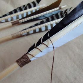 Sorazora Blog: Traditional Craft Of Fletching Arrows Diy, Arrow Fletching, Archery Arrows, Archery Bows, Longbow, Traditional Archery, Bow Arrows, Bow Hunting, Crossbow