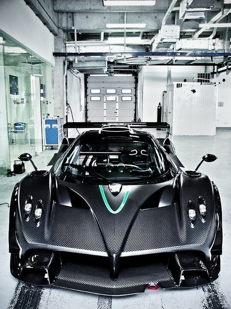 Phoawr! Pagini zonda, naked carbon Pagani Zonda R, Luxury Supercars, Car Game, Tuning Cars, Pagani Zonda, Cars Uk, Pagani Huayra, Super Car