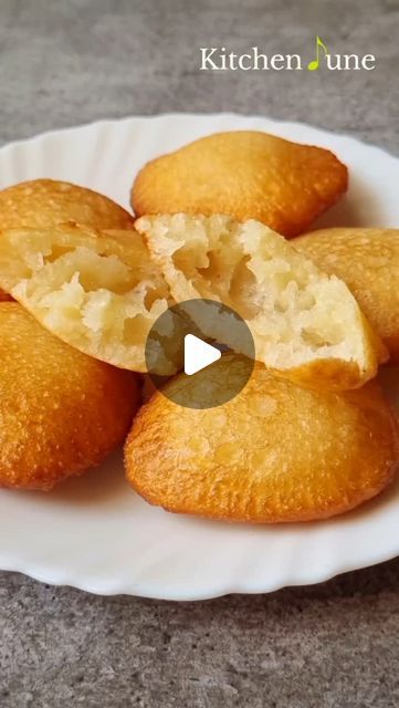 Maida Recipes Snacks, Maida Recipes, Malpua Recipe, Desi Desserts, Fried Snacks, Indian Sweets, Deep Fried, Desi, Snacks