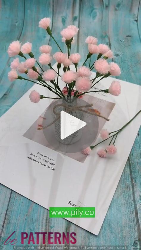 crafting ideas Sasha Alex Sloan, Dancing With Your Ghost, Woolen Flower, Diy Flores, Fleurs Diy, Yarn Flowers, Seni Dan Kraf, Handmade Flowers Paper, Can Diy