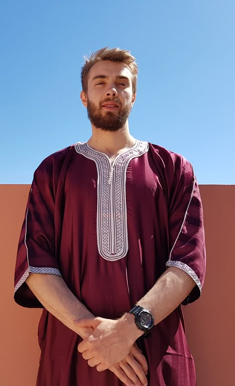 Jhubba Designs For Men, White Kaftan For Men, Morocco Clothes, Green Jacket Outfit, Kaftan For Men, Morocco Fashion, Arab Men Fashion, Kaftan Pattern, Nikah Outfit