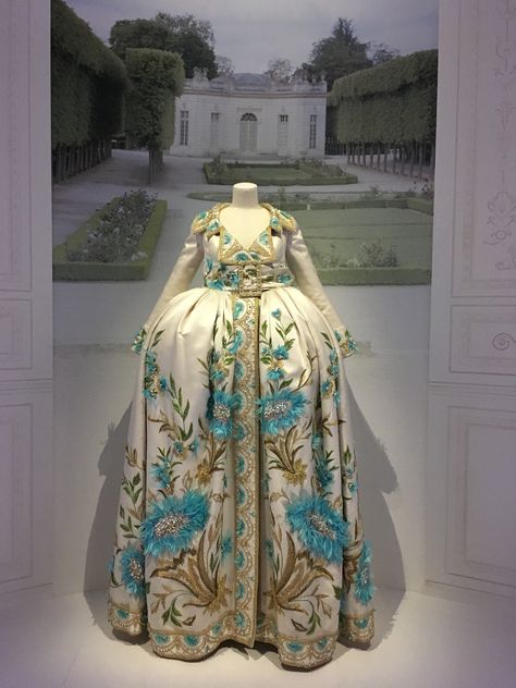 Dior Designer Of Dreams, Dior Gown, Christian Dior Designer, Clothing Display, Clothing Displays, Dior Dress, Christian Dior Haute Couture, Dior Designer, Christian Dior Couture