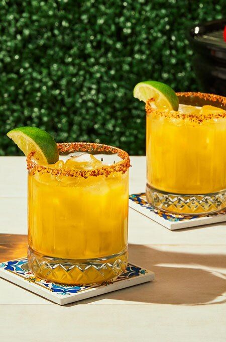 Mango Tango Drink Cocktails, Mango Bourbon Cocktail, Mango Cocktail Recipes, Mango Tango Drink, Mango Cocktails, Good Cocktails, Mango Vodka, Mango Cocktail, Mango Drinks