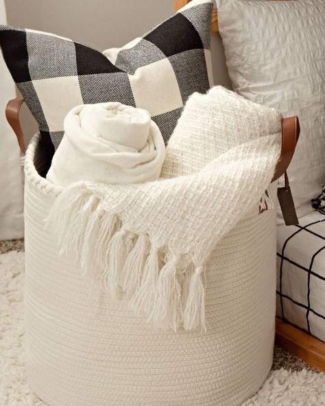 Storage Basket Ideas Bedroom, Storage Basket Decor, Cute Blanket Baskets, Things To Put In A Basket For Decor, Basket For Pillows Living Rooms, Blanekt Basket, Basket For Blankets Bedrooms, How To Style A Blanket Basket, How To Style Baskets Living Rooms