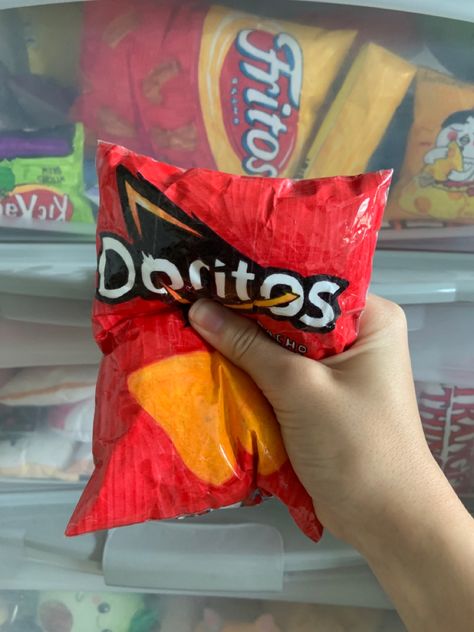 Doritos Paper Squishy! ❤️🧀 Diy Paper Squishy, Paper Squish, Squishy Ideas, Squishy Food, Homemade Squishies, Paper Squishy, Easy Paper Crafts Diy, When Im Bored, Blind Bags