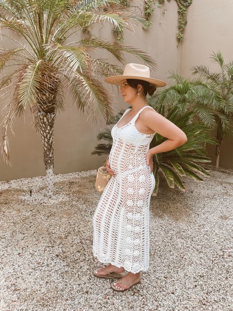 Pregnancy beach vacation outfit Pregnancy Beach Outfits, Pregnant Beach Outfit, Babymoon Outfits, Vaction Outfits, Hawaii Vacation Outfits, Baby Vacation, Summer Pregnancy Outfits, Cancun Outfits, Cruise Attire