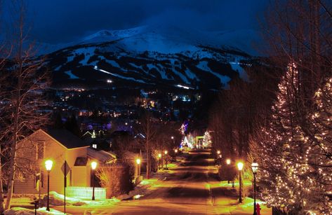 7 Magical Christmas Towns in Colorado  | Hotelgift Colorado Christmas Towns, Christmas In Colorado, Alma Colorado, Cologne Christmas Market, Frisco Colorado, Colorado Christmas, Christmas Towns, Colorado Towns, Aspen Mountain