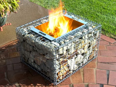 TOP 45 Amazing Gabion Ideas For Your Outdoor Area In 2020 - Engineering Discoveries Gabion Wall Design, Gabion Fence, Gabion Baskets, Fire Pit Landscaping, Gabion Wall, Backyard Fireplace, Fire Pit Designs, Outdoor Gardens Design, Backyard Fire