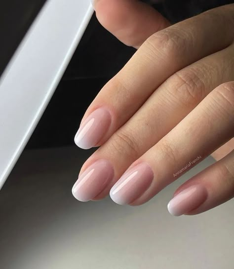 French Fade Nails, Faded Nails, Unghie Sfumate, French Manicure Nails, Subtle Nails, Simple Gel Nails, Casual Nails, Bride Nails, Neutral Nails