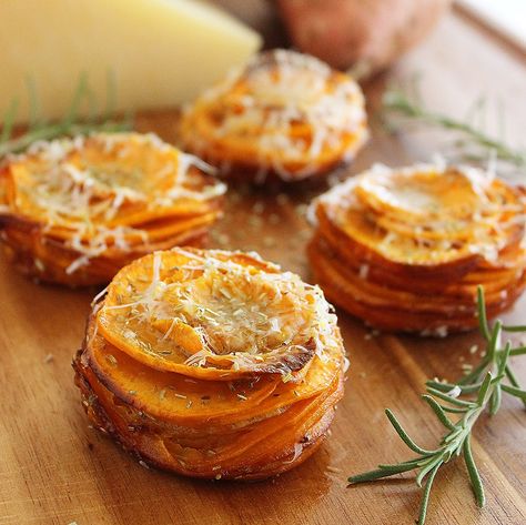 Crispy Parmesan-Rosemary Sweet Potato Stacks – The Comfort of Cooking Sweet Potato Stacks, Parmesan Potato Stacks, Potato Stacks, Layered Potato, Fluffy Mashed Potatoes, Recipes For The Whole Family, Cranberry Relish, Potato Side Dishes, Crumbled Bacon