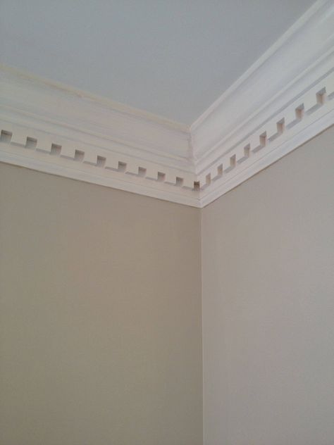 We have started a complete overhaule of our dining room and are so excited to show you an amazing trick we found! Here's how to paint dentil moulding, the easy way! Crown Molding Paint Ideas, Montgomery Homes, Dental Molding, Molding Ceiling, Ceiling Trim, Dentil Moulding, Pop False Ceiling Design, Corner Decor, Timber House