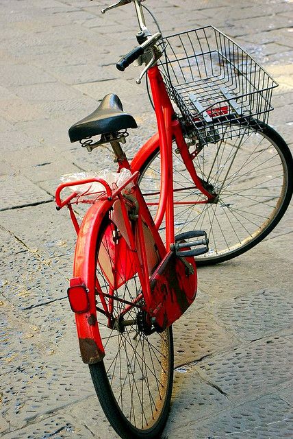 vintage red bike Paris In The Fall, Red Bicycle, Red Bike, Italian Street, Riding A Bicycle, Satin Bedding, I Want To Ride My Bicycle, The Color Red, Seeing Red