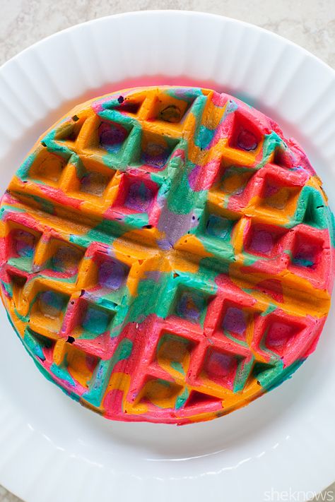 tie-dye-waffles-recipe Pretty Waffles, Colorful Pancakes, Waffle Ideas, Rainbow Waffles, Baking Shop, Meal Planning Ideas, School Lunch Ideas, Waffles Recipe, Dream Cream