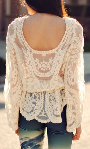 Lace Look Hippie Chic, Walking Down The Street, Summer Tunics, Moda Vintage, Outfit Casual, Lace Blouse, Look Fashion, Passion For Fashion, Unique Fashion