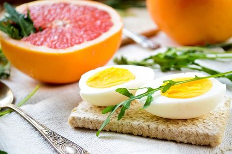 Boiled Egg Benefits, Hard Boiled Eggs Diet, Jeruk Bali, Egg And Grapefruit Diet, Program Diet, Egg Diet Plan, Celebrity Diets, Grapefruit Diet, Boiled Egg Diet Plan