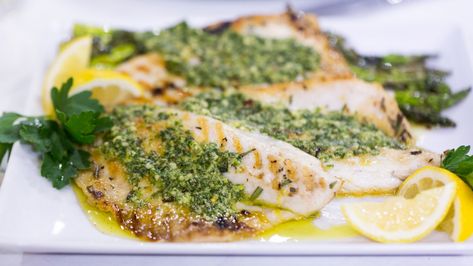 Grilled branzino is even better with a tangy and fragrant rosemary pesto Branzino Fillets Recipe, Branzino Fish Recipe, Rosemary Pesto, Branzino Recipe, Superfood Recipes, Food Pack, Spring Vegetables, Grilled Fish, Asparagus Recipe