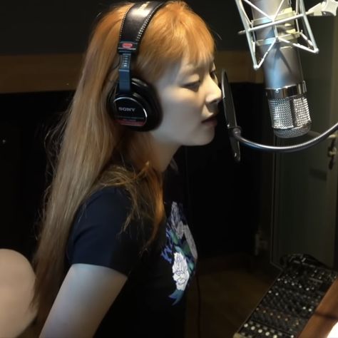 Seulgi Red Velvet, Kang Seulgi, Recording Studio, Pop Group, Red Velvet, Velvet, Red