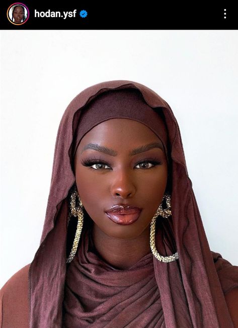 Baddie Muslim Makeup Looks, Muslim Makeup, Brown Abaya, African Makeup, Headwrap Tutorial, Instagram Face, Show Makeup, Slimmer Face, Face Makeup Tips