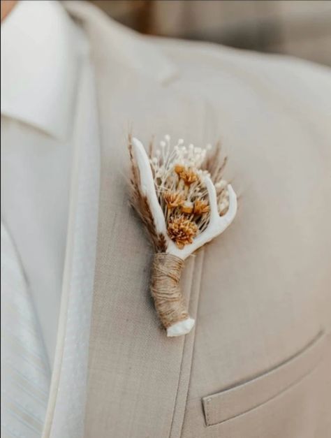 Antler Boutonniere, Country Wedding Pictures, Country Western Wedding, Antler Wedding, Western Themed Wedding, Cowboy Wedding, Country Theme Wedding, Groom Boutonniere, Wedding Groomsmen