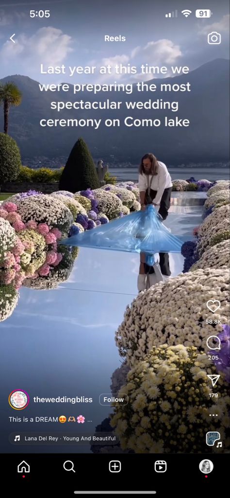 Mirror Floor, Wedding Mirror, Como Wedding, White Hydrangeas, Lake Como Wedding, Wedding Decor Inspiration, Magical Wedding, White Hydrangea, Young And Beautiful