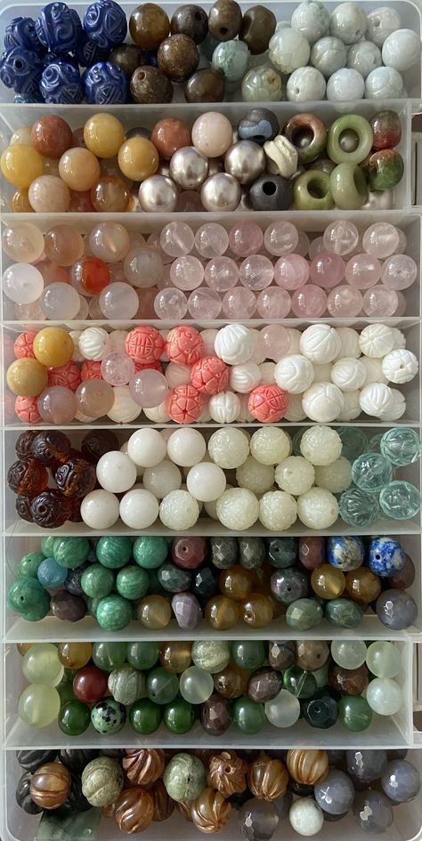 Bead Store Shops, Craft Aesthetic, Soup Ideas, Bead Decor, Bead Soup, Crystal Bead Jewelry, Diy Jewelry Unique, Bracelet Kits, Bead Store