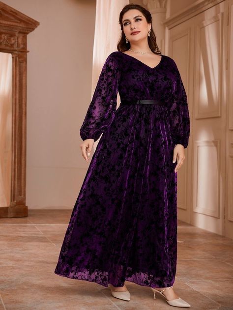 Dress For Big Size Woman, Baseboard Styles, Purple Velvet Dress, Fashion Work Outfit, Maxi Prom Dress, Velvet Dress Designs, Blouse Casual Fashion, Antique Radio, Velvet Maxi Dress