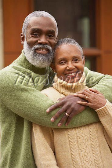 Older Couple Photography, Old People Love, Black Celebrity Couples, African Couple, Older Couple, Image Couple, Ebony Love, Hugging Couple, Old Couples