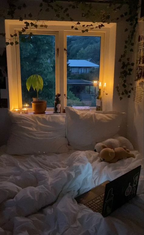 Redecorate Bedroom, Cozy Room Decor, Aesthetic Rooms, Pretty Room, Dreamy Room, Dream Room Inspiration, Room Makeover Bedroom, Room Makeover Inspiration, Cozy Room