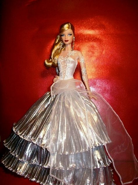 2008 Holiday Barbie Barbie Christmas Ornaments, Barbie Christmas, Barbi Benton, Barbie 2000, Custom Barbie, Barbie Doll Accessories, Glamour Dolls, Christmas Barbie, Barbie Gowns