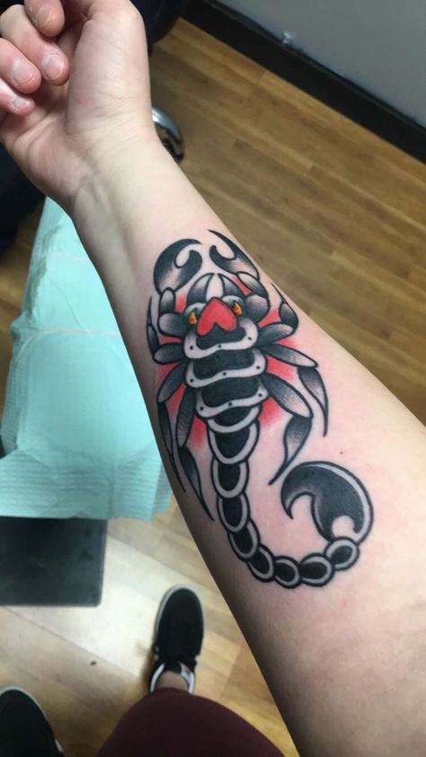 Scorpio Tattoo Traditional, Old School Scorpion Tattoo, Scorpion Tattoo Traditional, American Traditional Scorpion Tattoo, Traditional Scorpion Tattoo, Traditional Style Tattoo, Scorpio Tattoo, Girls With Sleeve Tattoos, Scorpion Tattoo