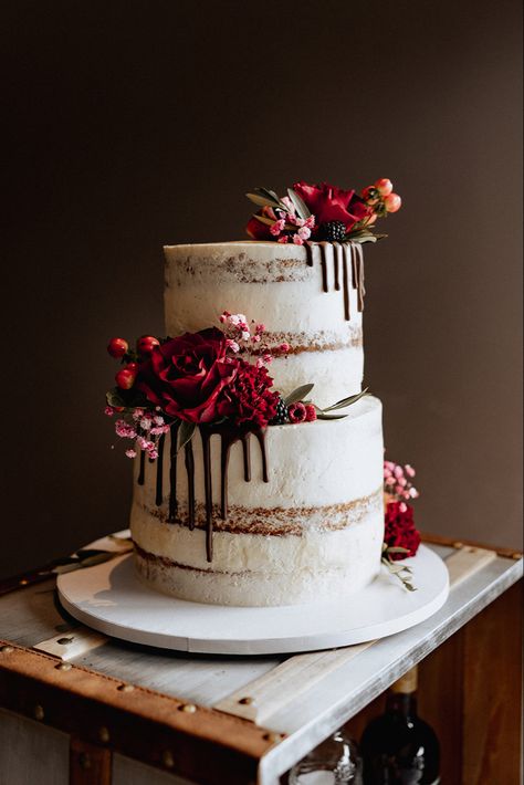 Sequin Wedding Cake, Wedding Cake Forest, Burgundy And Gold Wedding, Gothic Wedding Cake, Sequin Cake, Sugar Flower Wedding Cake, Red Velvet Wedding Cake, Wedding Cake Peach, Hand Painted Wedding Cake