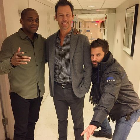 30.5 k mentions J’aime, 429 commentaires - Dule Hill (@dulehill) sur Instagram : "Kickin It Old School in NYC. Great running into you brother!! #JeffreyDonovan #JamesRoday…" Psych Cast, Dule Hill, Mon Son, Psych Memes, Dulé Hill, Psych Quotes, James Roday, Kickin It Old School, Psych Tv