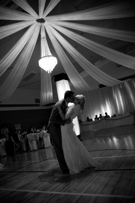 gym reception #firstdance Gym Reception, Grad Decorations, Salon Decorating, Christmas Dinner Decorations, Tulle Lights, Wedding Planner Checklist, Ceiling Decorations, Hunter Wedding, Prom 2022