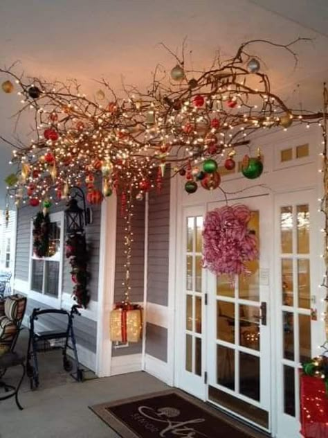 Store Christmas Decorations, Dollar Store Christmas Decorations, Christmas Window Decorations, Dollar Store Christmas, Easy Christmas Decorations, Christmas Interiors, Christmas Decorations For The Home, Christmas Store, Christmas Porch